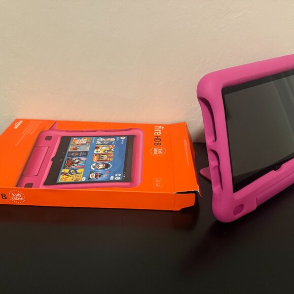 Amazon Fire Tablet HD 8 - Pink - Picture 3 of 3